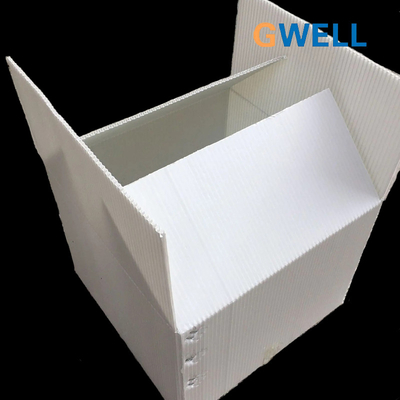 Multiwall PPはフルーツの折る箱に使用するセクション版の放出ラインをくり抜く