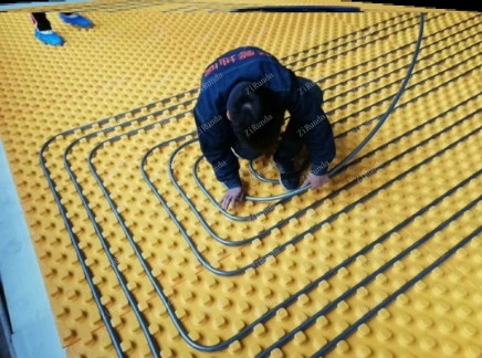 購入 350kg/H 調節可能な水床暖房モジュール パネル 生産ライン 熱隔離 online manufacture