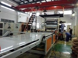 購入 高品質のPLC制御高容量ボードエクストルーションライン online manufacture